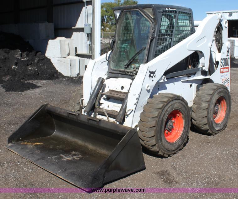image for item G4206 2007 Bobcat S300 skid steer