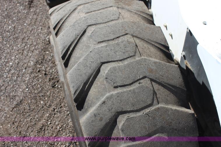 image for item G4206 2007 Bobcat S300 skid steer