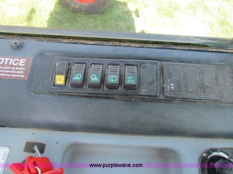 image for item G4225 New Holland LW80B wheel loader