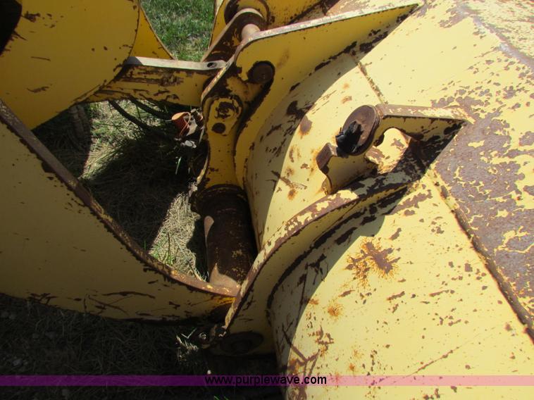 image for item G4225 New Holland LW80B wheel loader