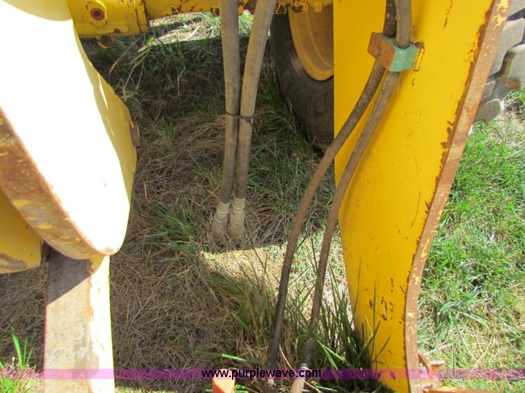 image for item G4225 New Holland LW80B wheel loader