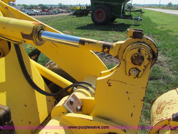 image for item G4225 New Holland LW80B wheel loader