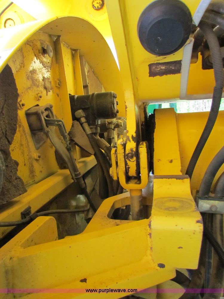 image for item G4225 New Holland LW80B wheel loader