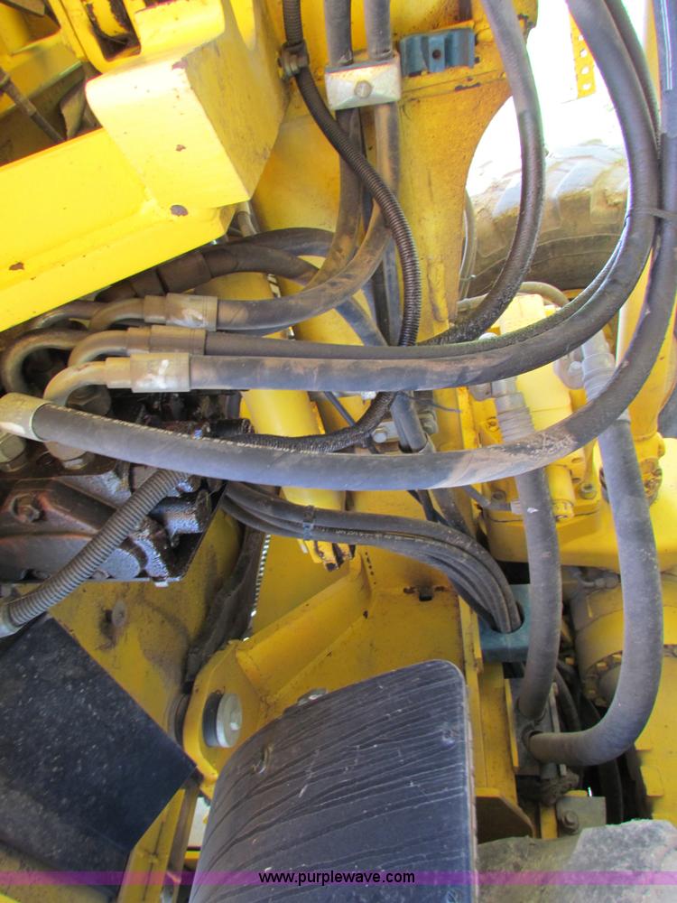 image for item G4225 New Holland LW80B wheel loader