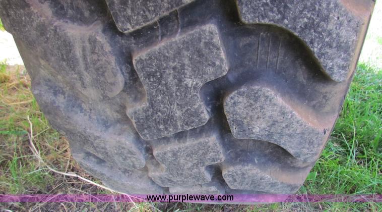 image for item G4225 New Holland LW80B wheel loader