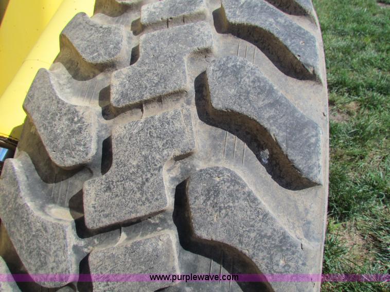 image for item G4225 New Holland LW80B wheel loader