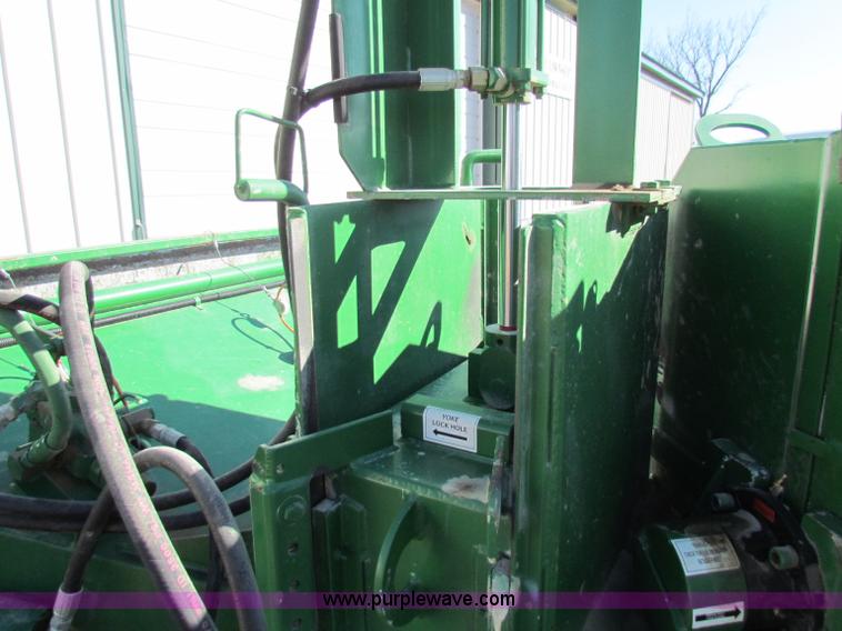 image for item G4258 Bandit 250 mobile chipper shredder