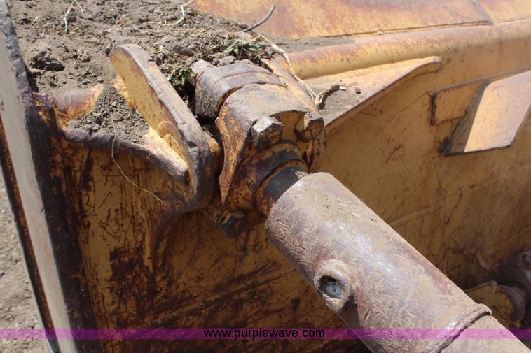 image for item G5305 1977 Caterpillar D8K dozer