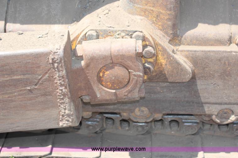 image for item G5305 1977 Caterpillar D8K dozer