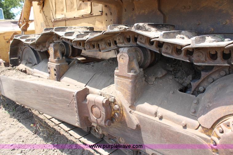 image for item G5305 1977 Caterpillar D8K dozer