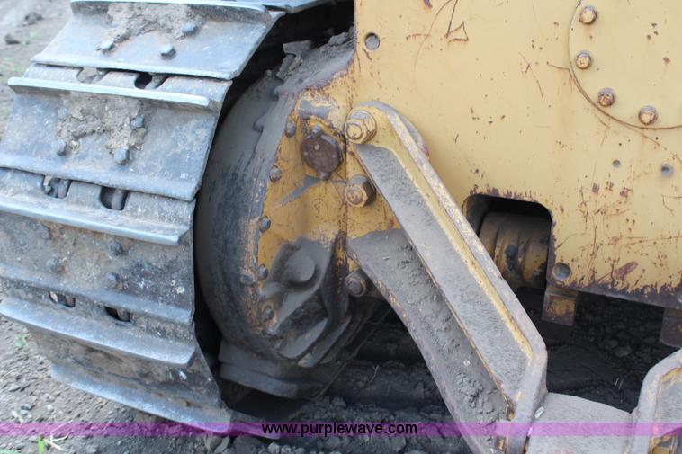 image for item G5305 1977 Caterpillar D8K dozer