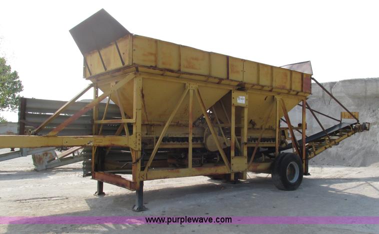 image for item G9430 Barber Greene dual hopper mixer with conveyor