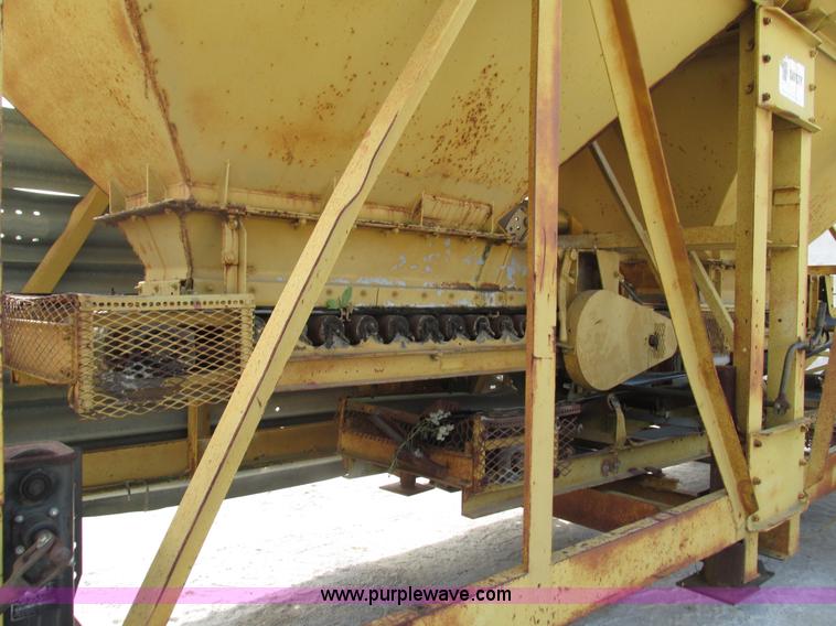 image for item G9430 Barber Greene dual hopper mixer with conveyor