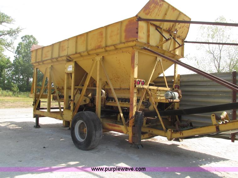 image for item G9430 Barber Greene dual hopper mixer with conveyor