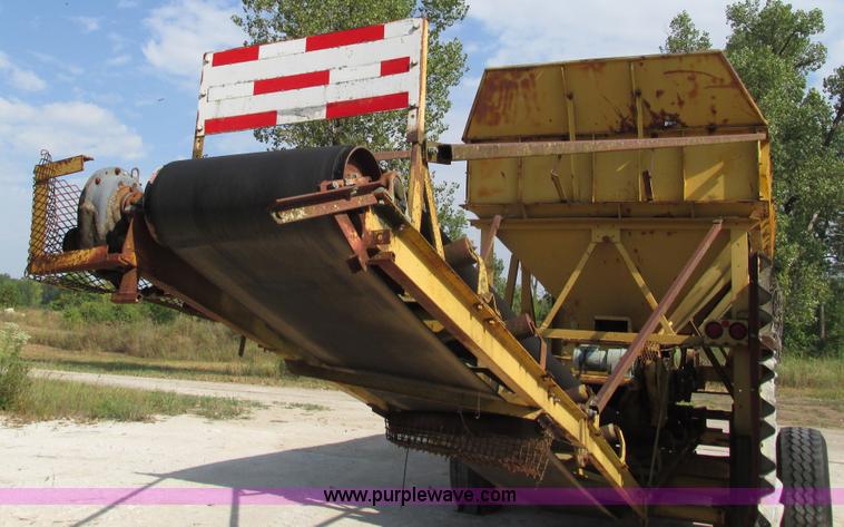 image for item G9430 Barber Greene dual hopper mixer with conveyor