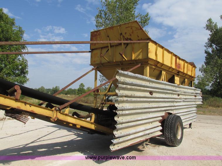 image for item G9430 Barber Greene dual hopper mixer with conveyor