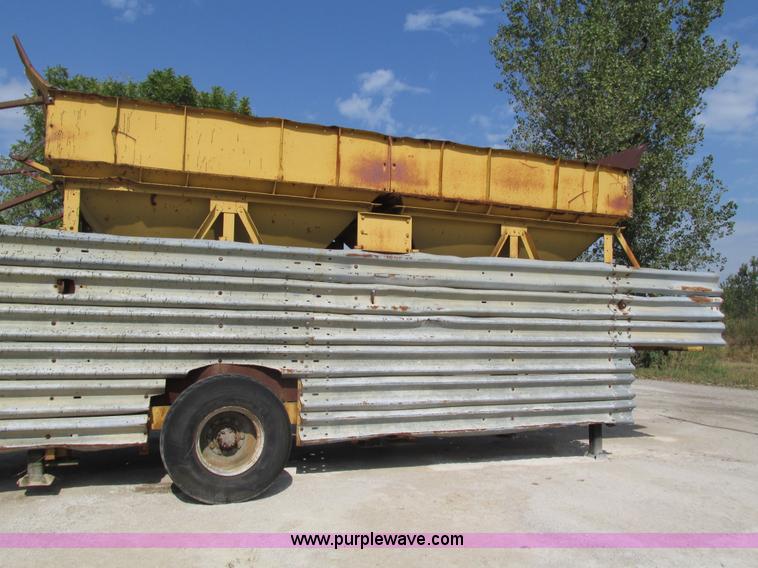 image for item G9430 Barber Greene dual hopper mixer with conveyor