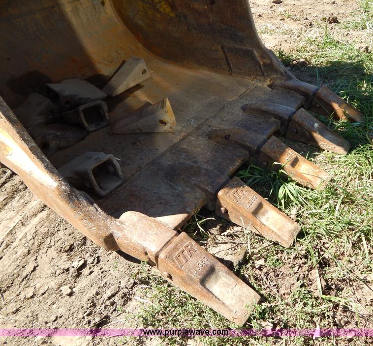 image for item H4000 1998 Komatsu PC200LC-6 excavator