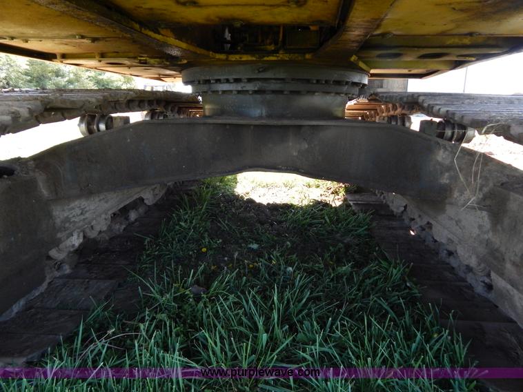 image for item H4000 1998 Komatsu PC200LC-6 excavator