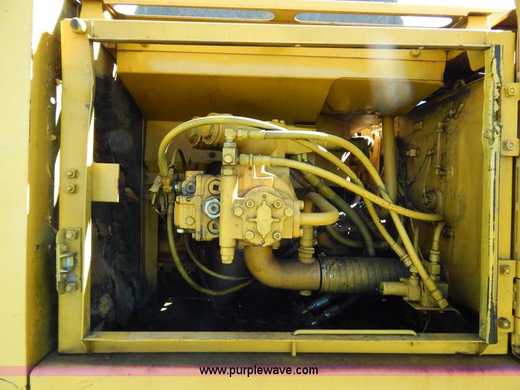 image for item H4000 1998 Komatsu PC200LC-6 excavator