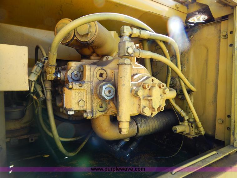 image for item H4000 1998 Komatsu PC200LC-6 excavator