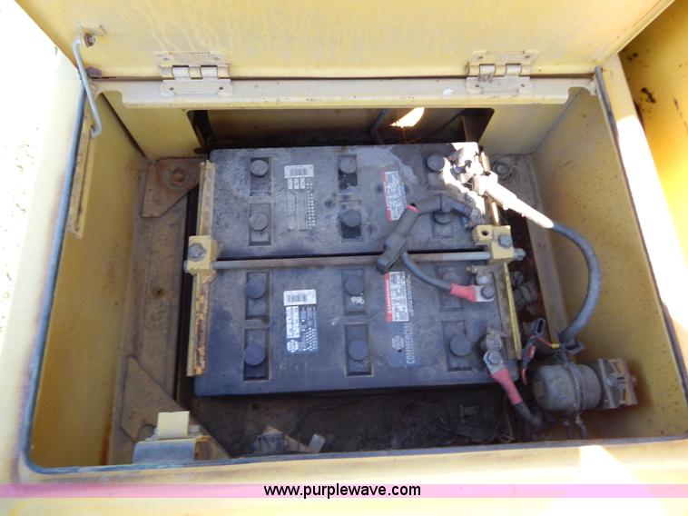 image for item H4000 1998 Komatsu PC200LC-6 excavator