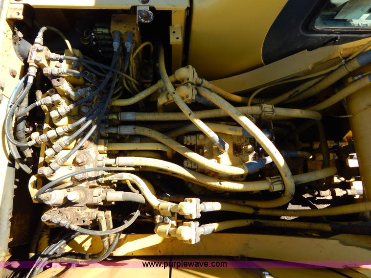 image for item H4000 1998 Komatsu PC200LC-6 excavator