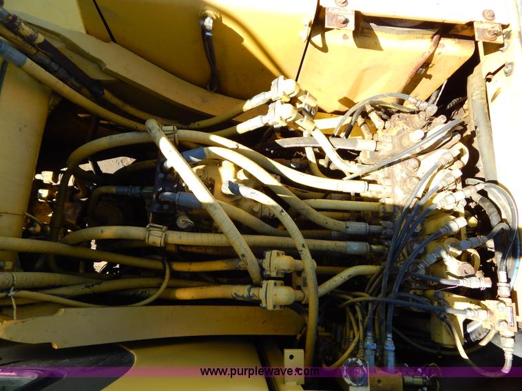 image for item H4000 1998 Komatsu PC200LC-6 excavator