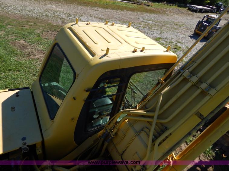 image for item H4000 1998 Komatsu PC200LC-6 excavator