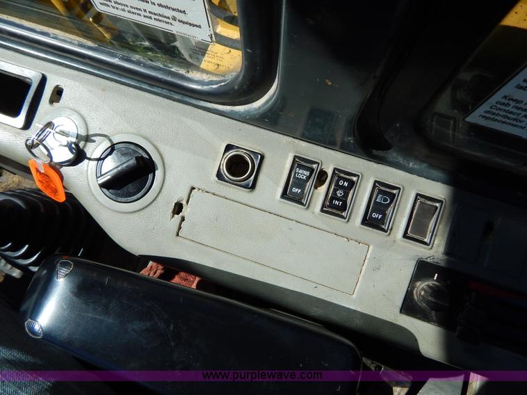 image for item H4000 1998 Komatsu PC200LC-6 excavator