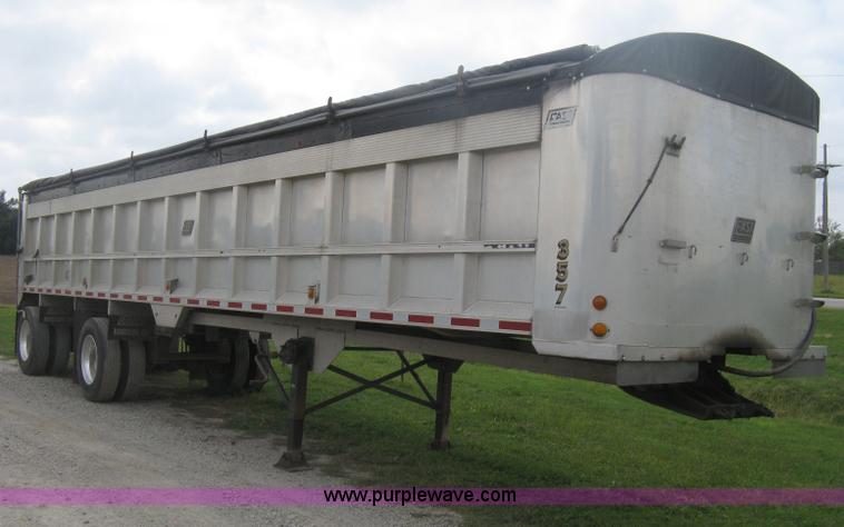 image for item H6310 1997 East end dump trailer