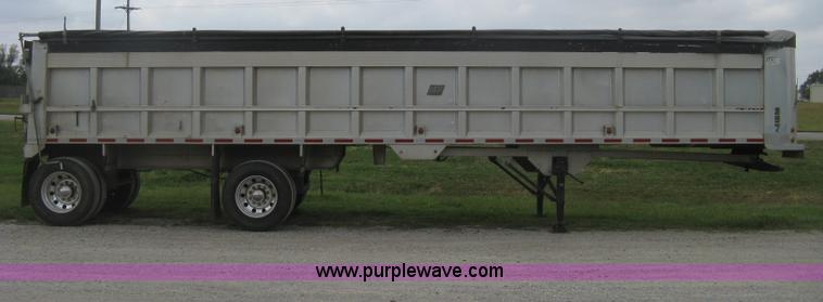 image for item H6310 1997 East end dump trailer