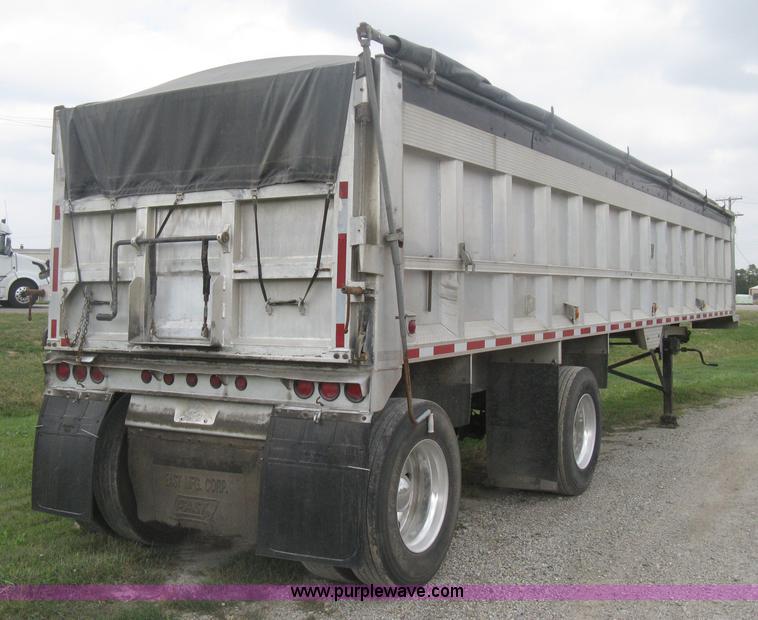 image for item H6310 1997 East end dump trailer