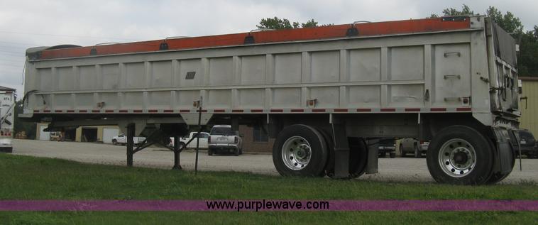image for item H6310 1997 East end dump trailer
