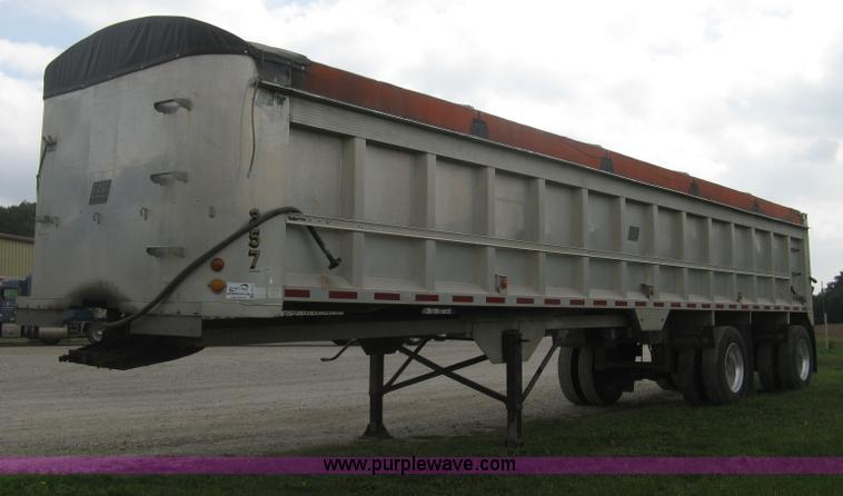 image for item H6310 1997 East end dump trailer