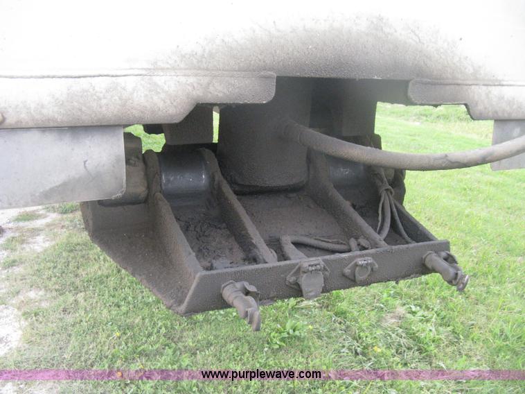 image for item H6310 1997 East end dump trailer