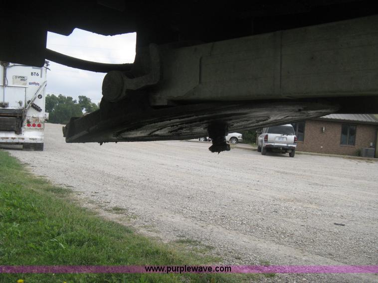 image for item H6310 1997 East end dump trailer