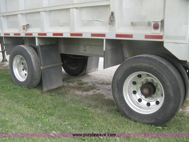 image for item H6310 1997 East end dump trailer
