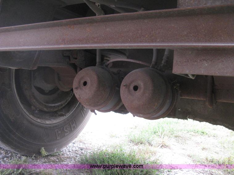 image for item H6310 1997 East end dump trailer