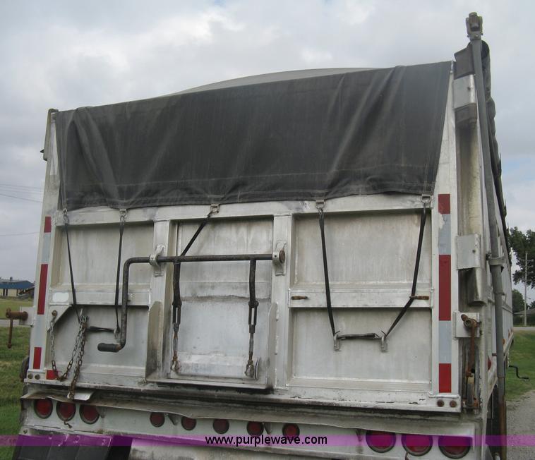 image for item H6310 1997 East end dump trailer
