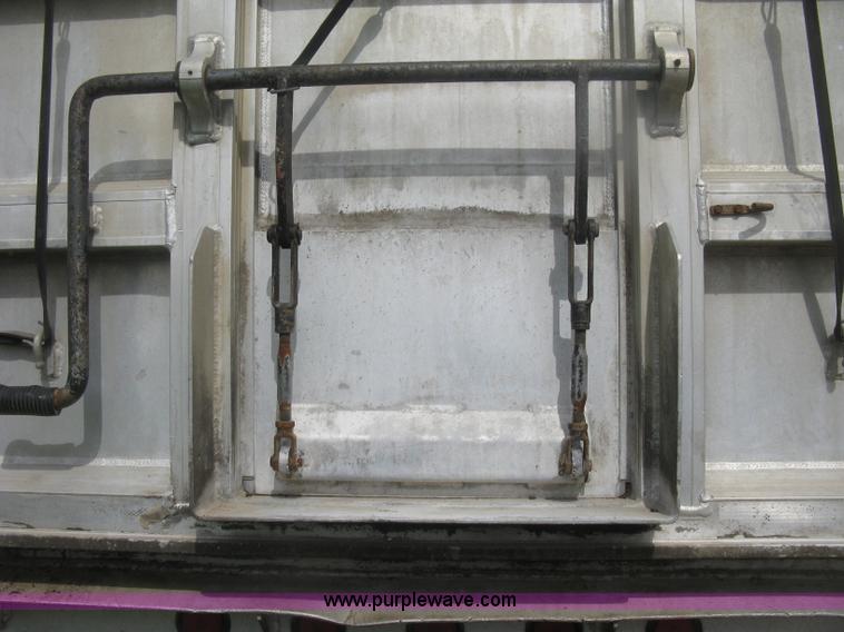 image for item H6310 1997 East end dump trailer