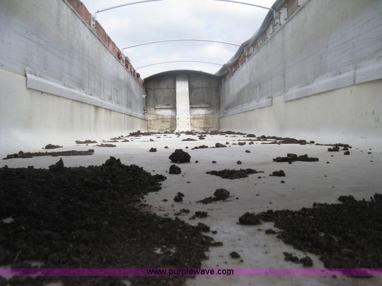 image for item H6310 1997 East end dump trailer