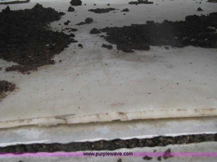 image for item H6310 1997 East end dump trailer