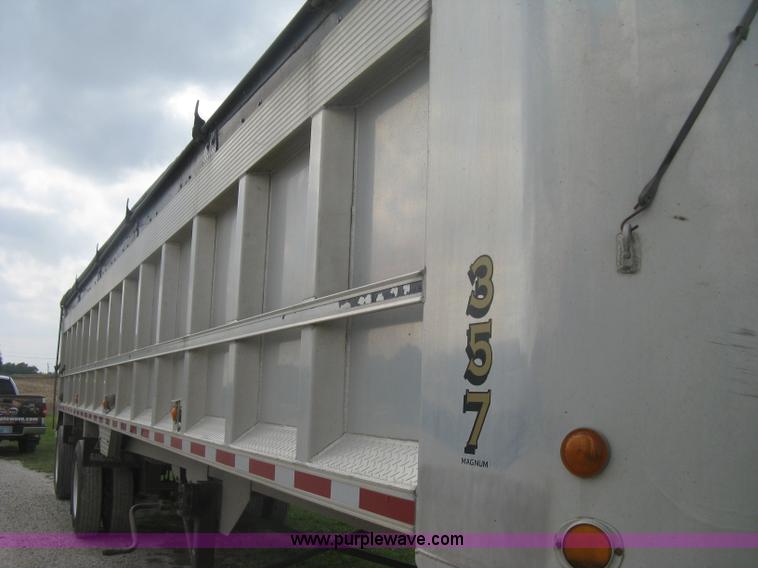 image for item H6310 1997 East end dump trailer