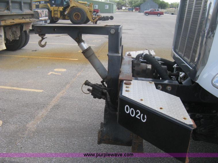 image for item H6334 2008 Peterbilt 340 dump truck