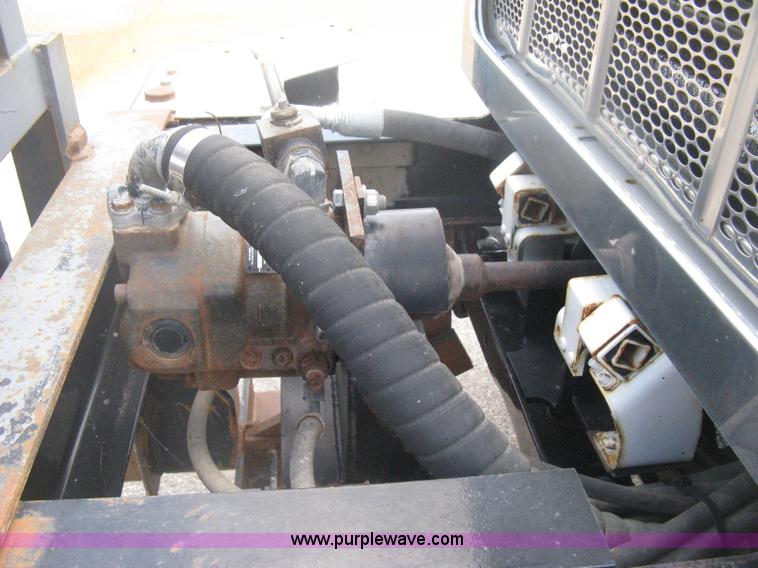 image for item H6334 2008 Peterbilt 340 dump truck