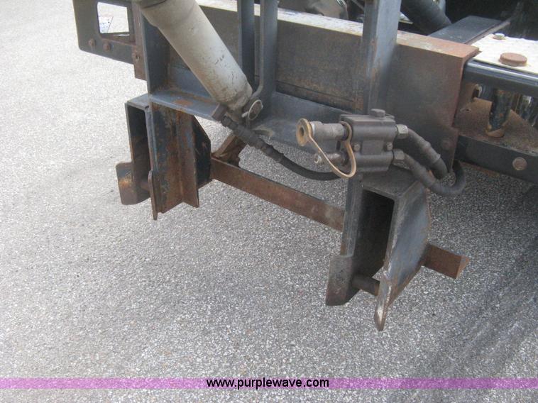 image for item H6334 2008 Peterbilt 340 dump truck