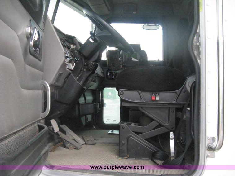 image for item H6334 2008 Peterbilt 340 dump truck