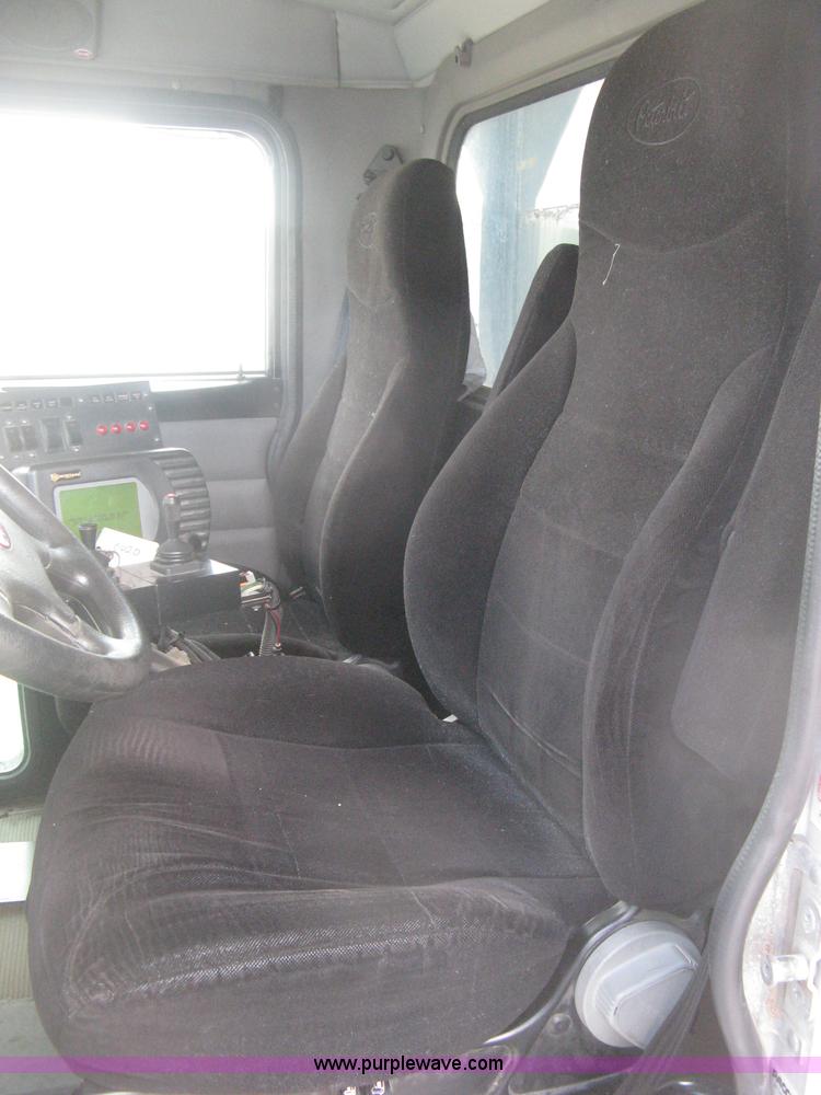 image for item H6334 2008 Peterbilt 340 dump truck