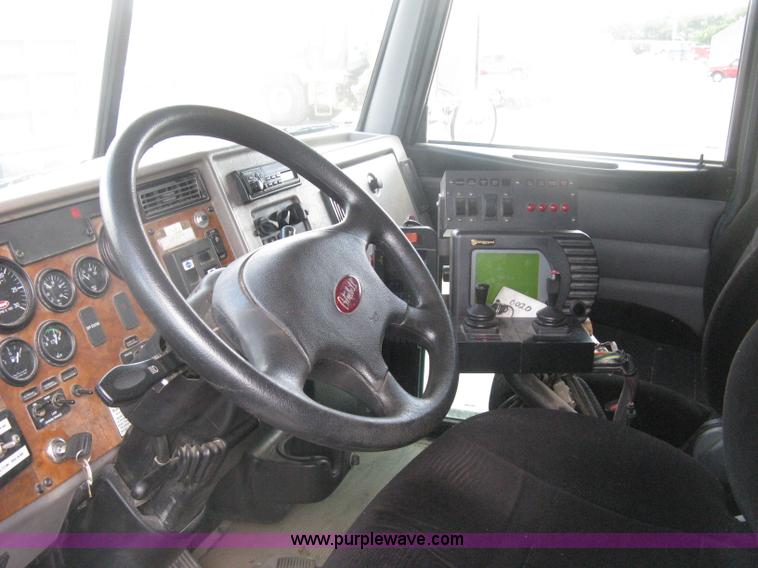 image for item H6334 2008 Peterbilt 340 dump truck